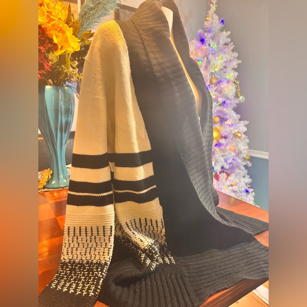 LINE Sweater Cardigan Black and Cream Knit Shawl size Medium - Picture 3 of 14